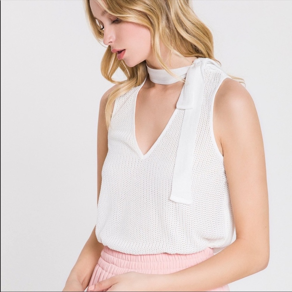 Nordstrom Endless Rose White V Tie Neck Tank - Picture 1 of 8